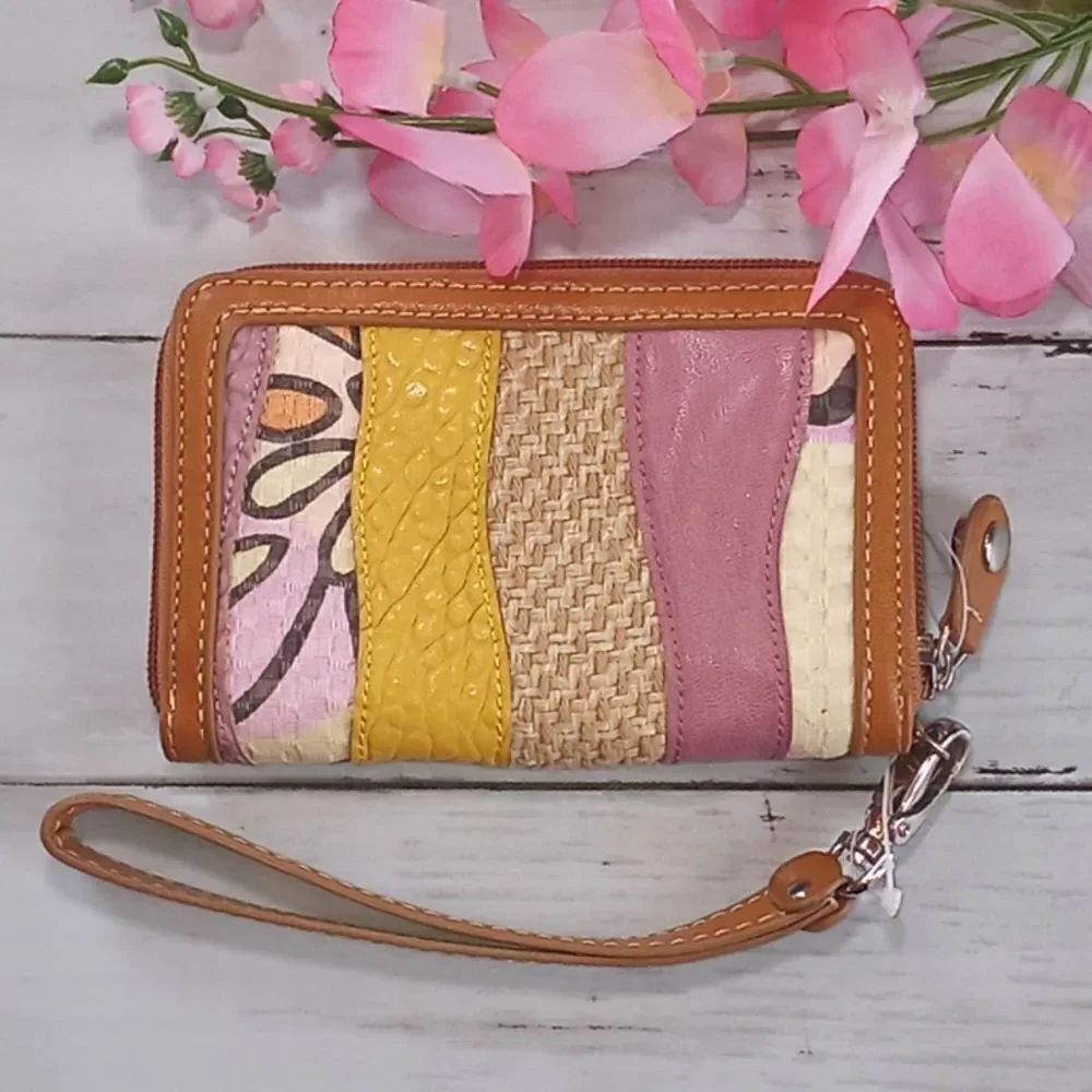 Relic Wristlet Wallet - Picture 2 of 7